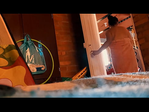 ❤️ Ујак ме прати под тушем, јебе ме док се туширам. Јебање ат порн sr.eggporncomics.ru ☑